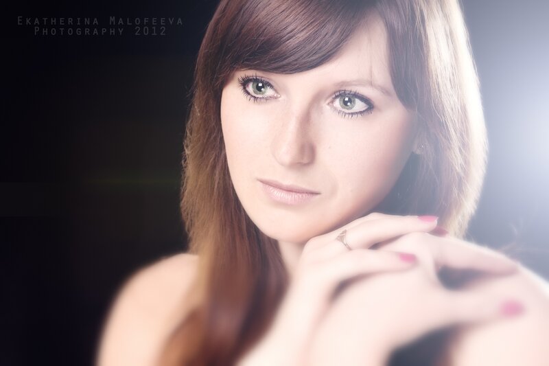 woman with green eyes portrait