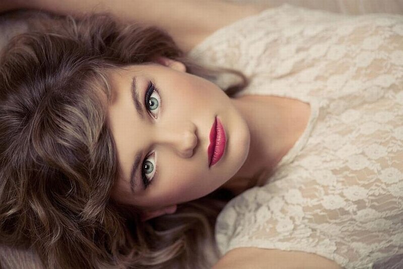 Woman with Green Eyes — White, Calm