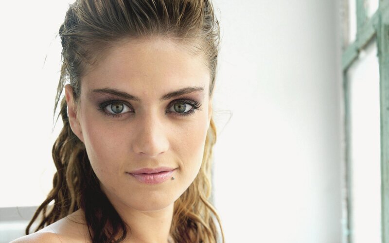 Woman with Green Eyes — White, Neutral, Afternoon