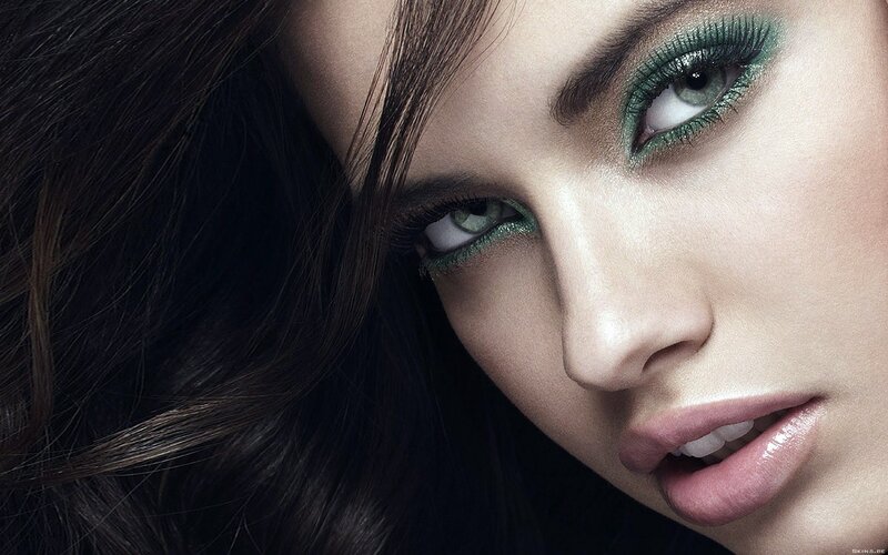 woman with green eyeshadow