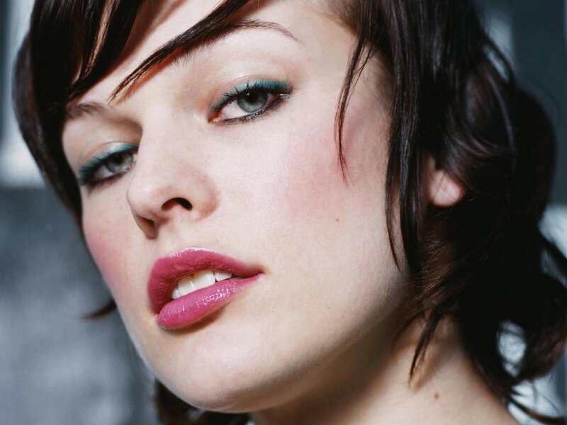 woman with green eyeshadow