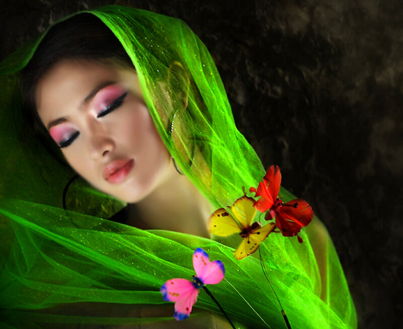 Woman with Green Veil — Dramatic