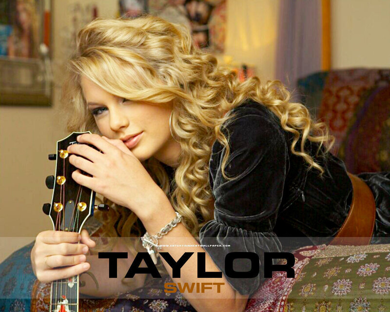 Woman with Guitar — Blonde