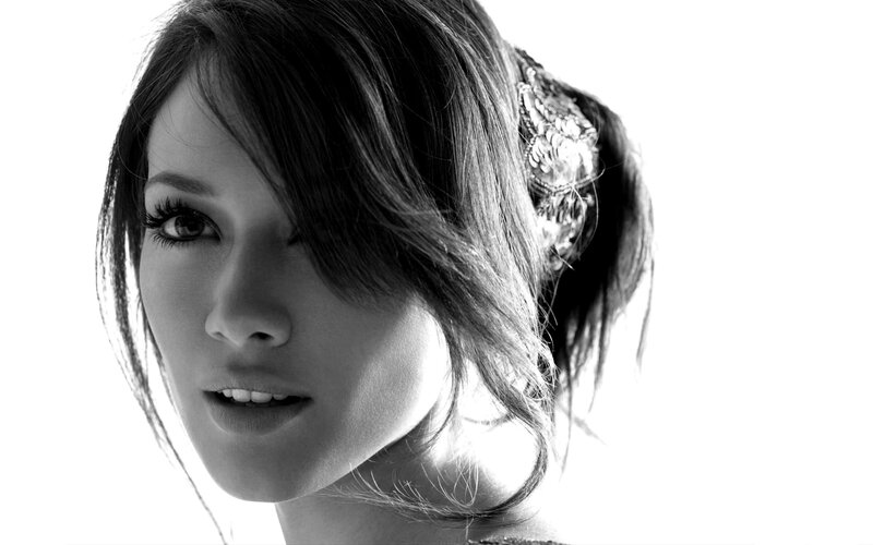 woman with hair accessory