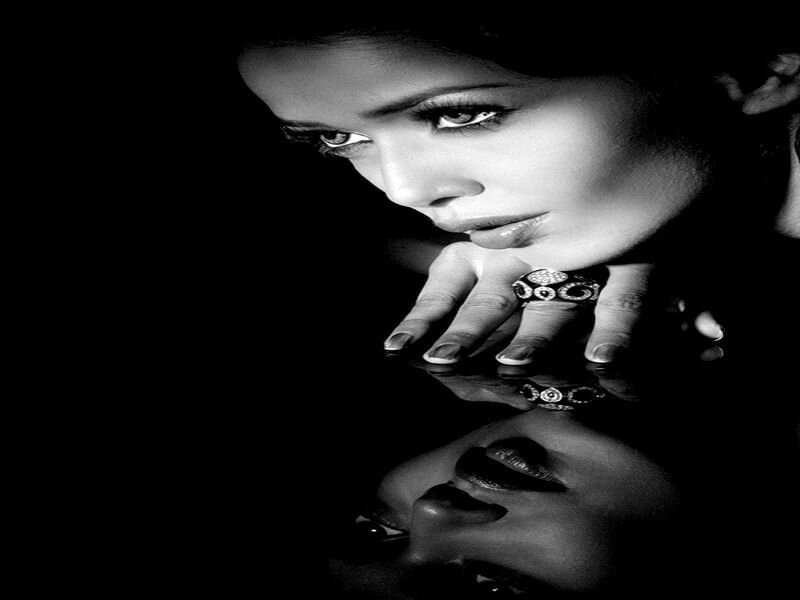 Woman with Hand on Chin — Black