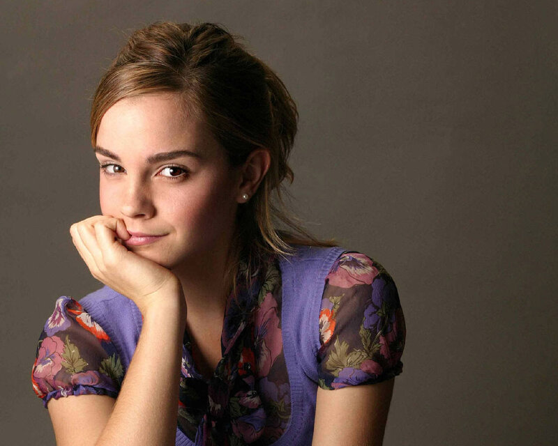 Woman with Hand on Chin — Purple