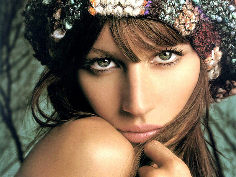 Woman with Headband — Brown, Intense