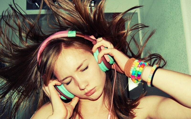Woman with Headphones — Brown, Relaxed
