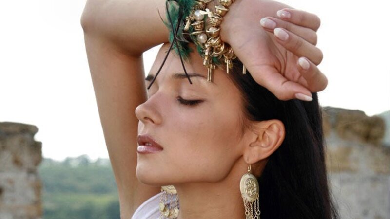 Woman with Headpiece — White