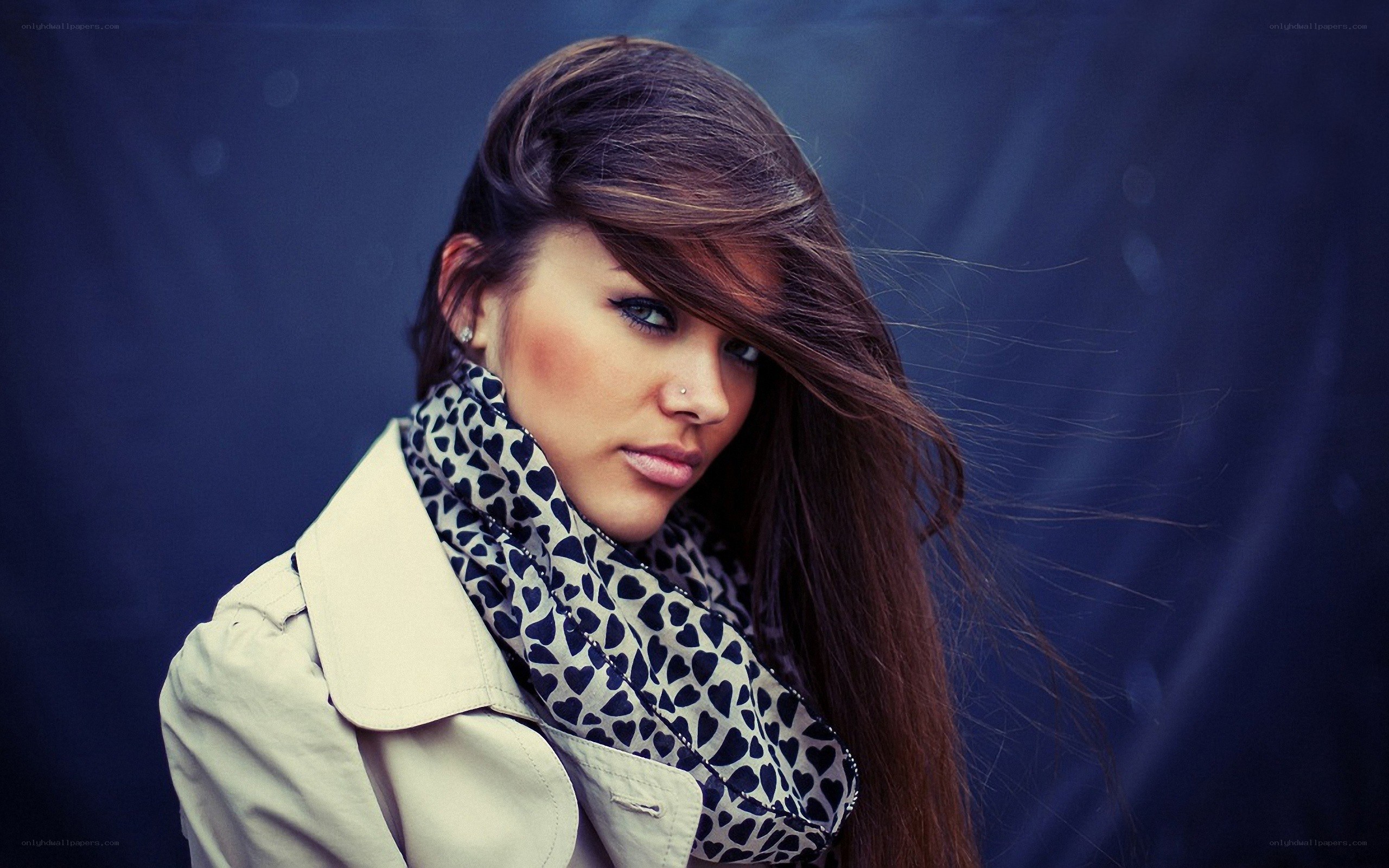 woman with heart scarf
