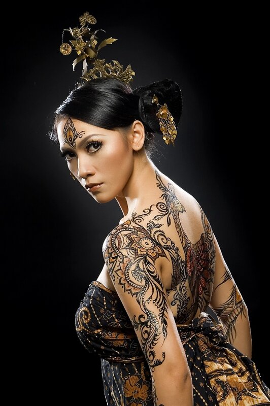 woman with henna tattoos