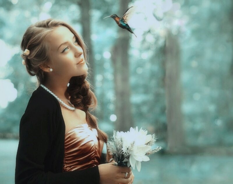 Woman with Hummingbird — White