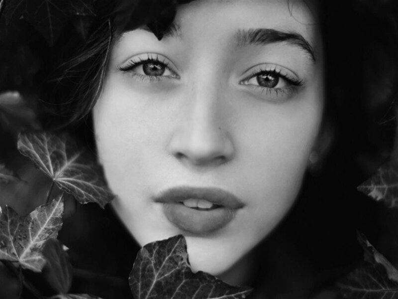 Woman with Ivy Leaves — Black