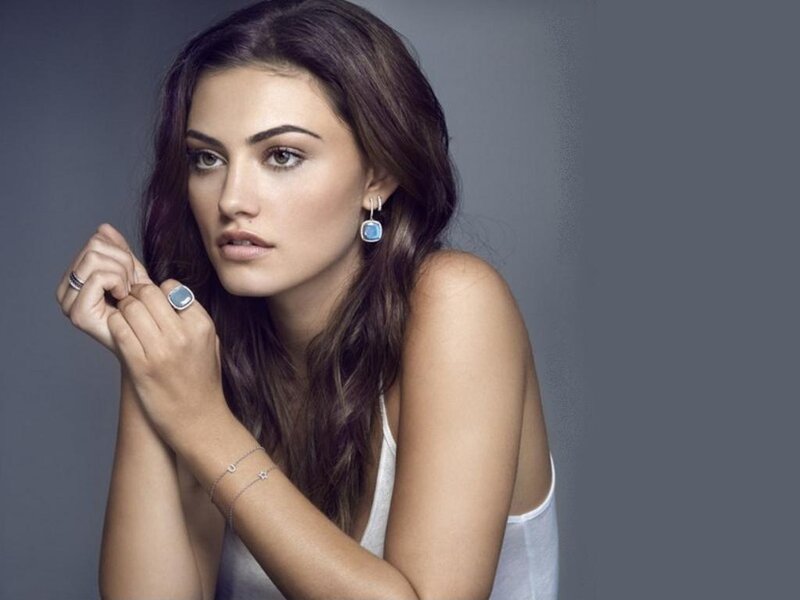 Woman with Jewelry — Gray, Neutral