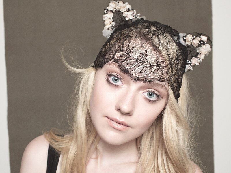 woman with lace headpiece