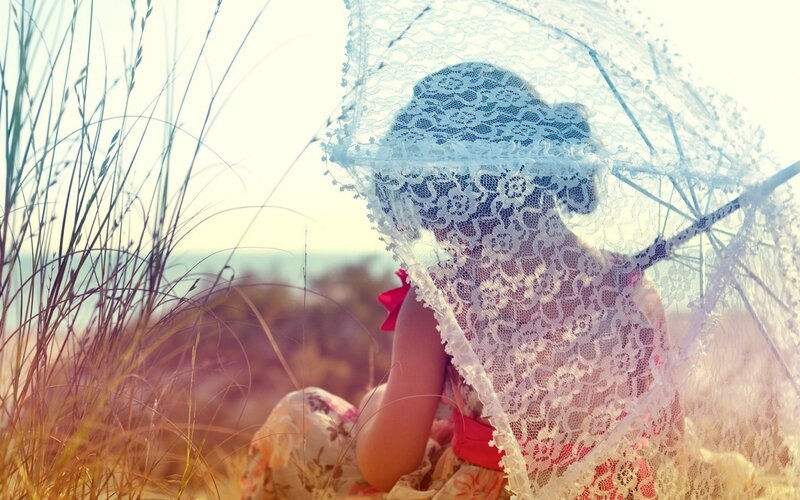 Woman with Lace Parasol — White