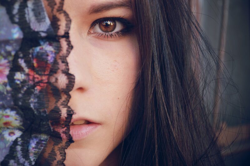 woman with lace veil