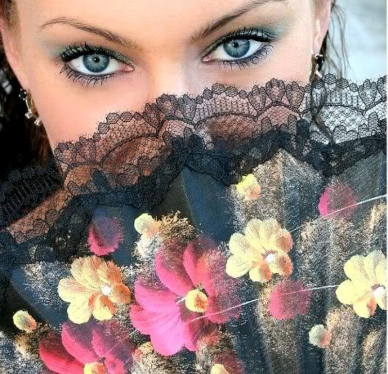 woman with lace veil