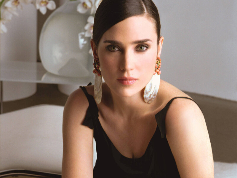 Woman with Large Earrings — Black, Calm