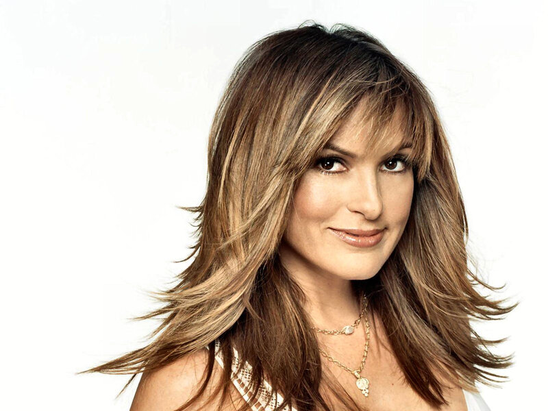 Woman with Layered Hair — Brown