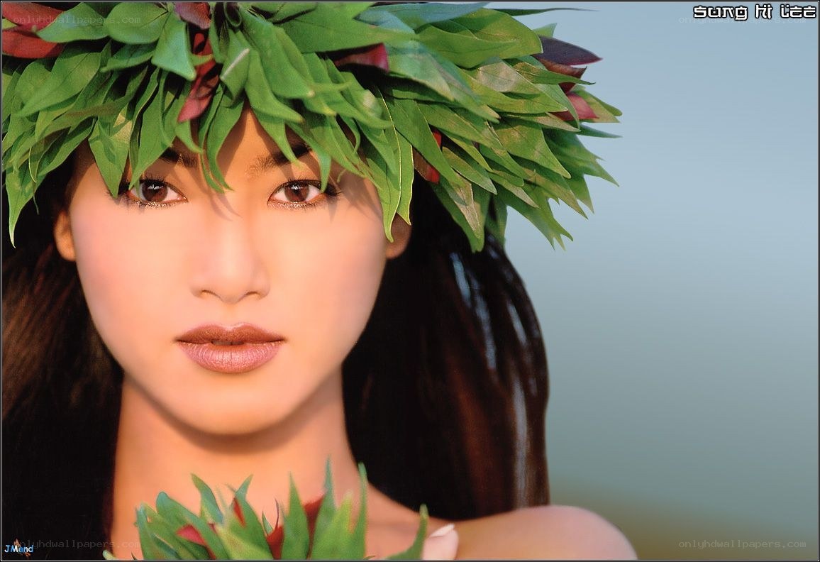 woman with leaf crown