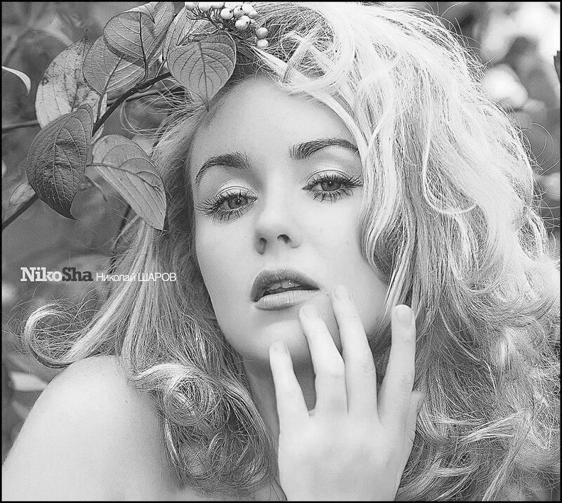 Woman with Leaf Crown — Black, Serene