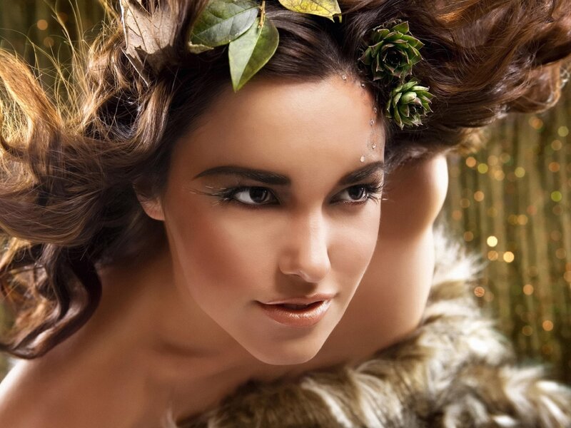 Woman with Leaf Crown — Brown, Dramatic