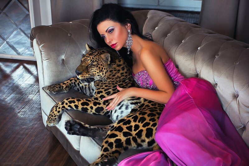 Woman with Leopard — Pink