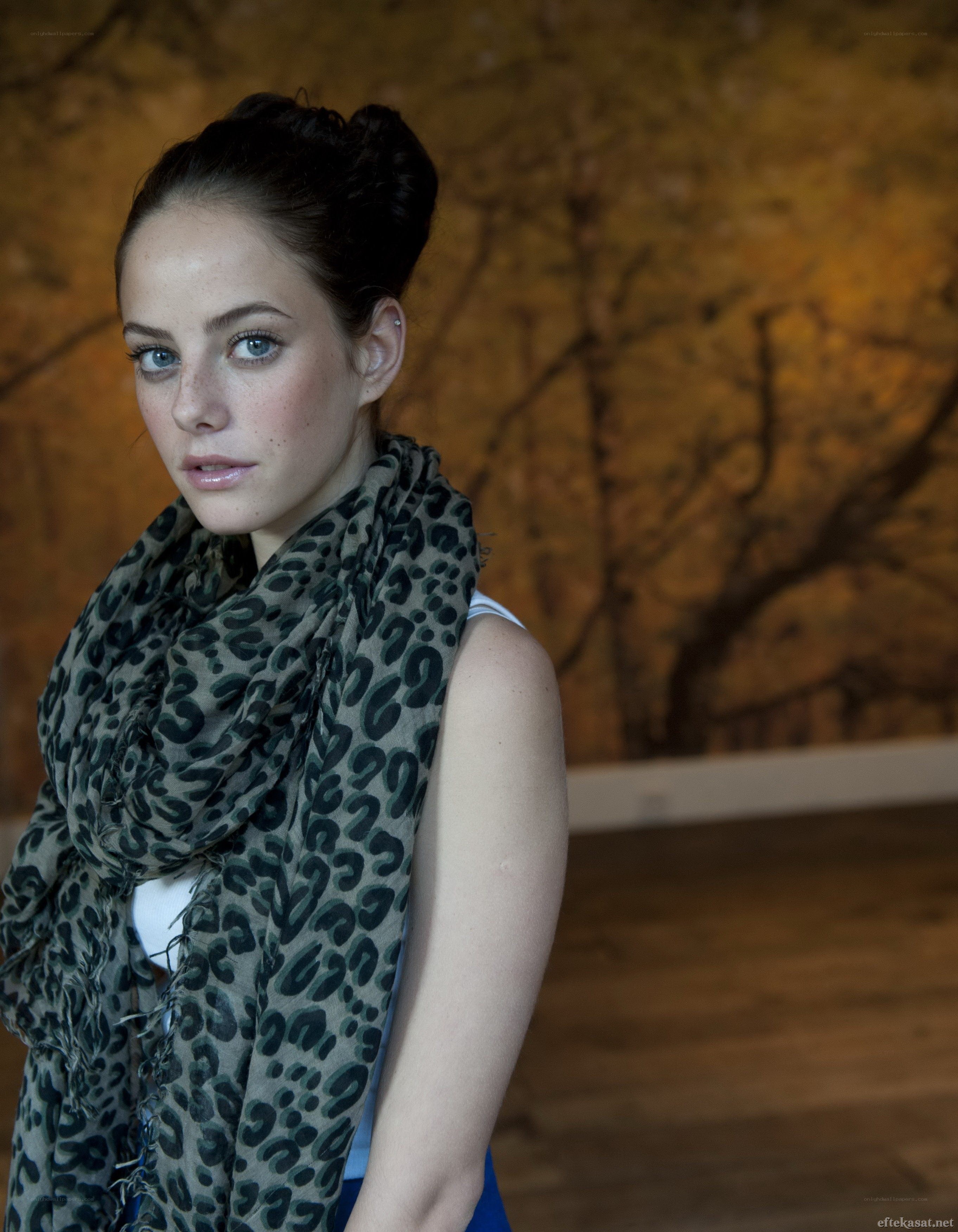 woman with leopard scarf