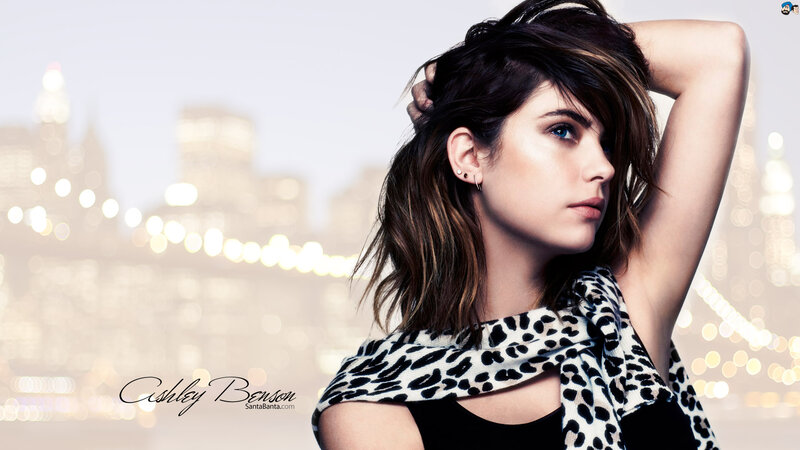 Woman with Leopard Scarf — Black, Dramatic