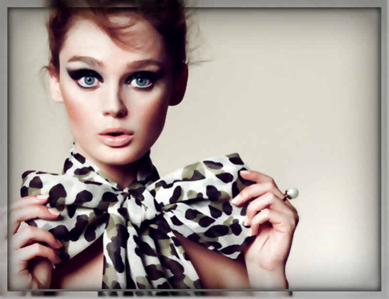 Woman with Leopard Scarf — White