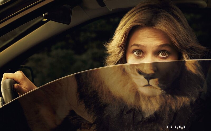 woman with lion face in car