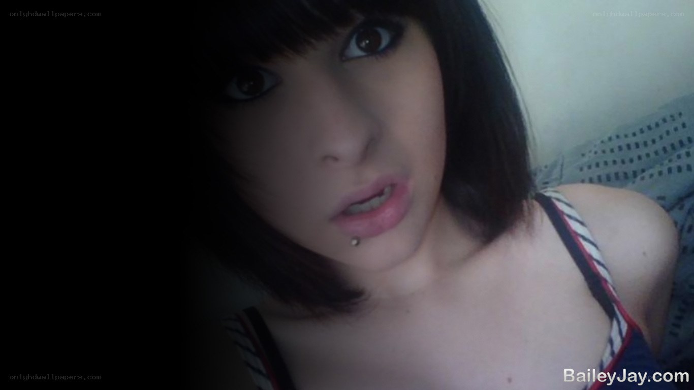 woman with lip piercing