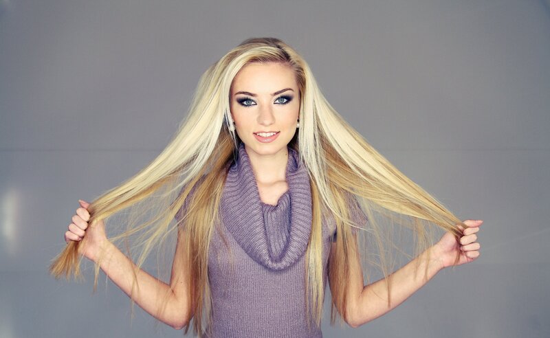 woman with long blonde hair