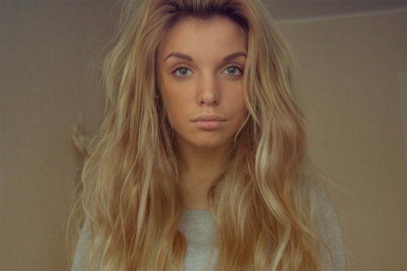 woman with long blonde hair