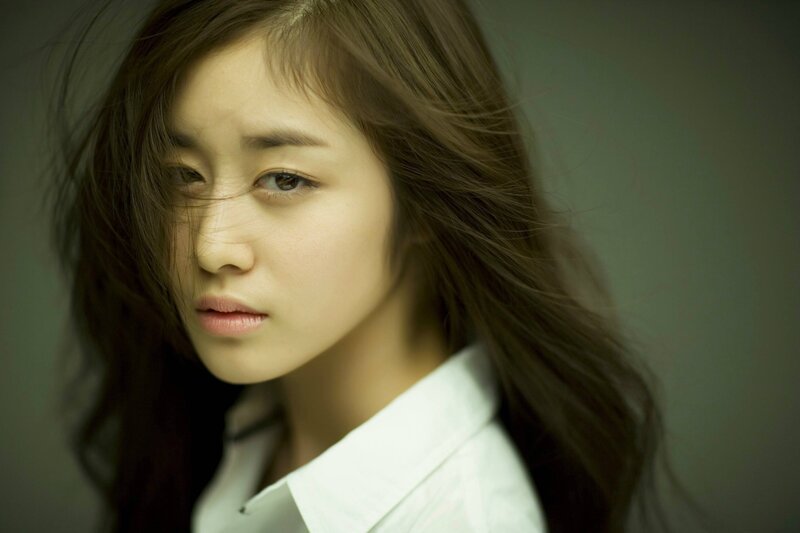 woman with long brown hair