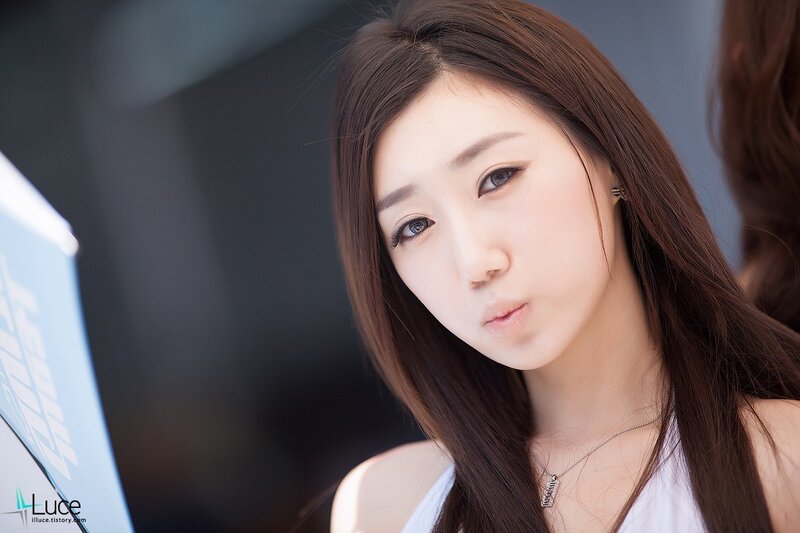 woman with long brown hair