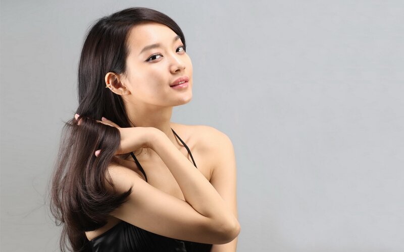 woman with long dark hair