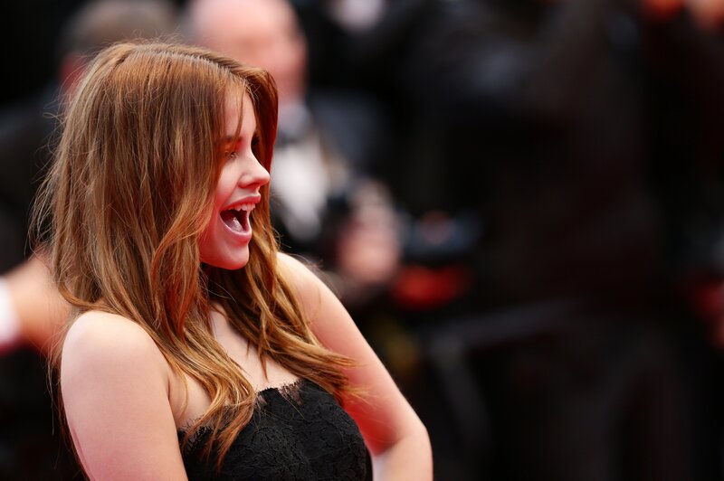 Woman with Long Hair — Black, Lively