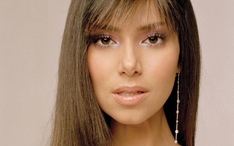 Woman with Long Hair — Neutral, Earring