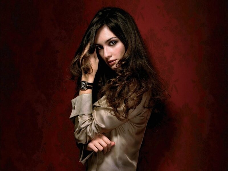 woman with long hair posing