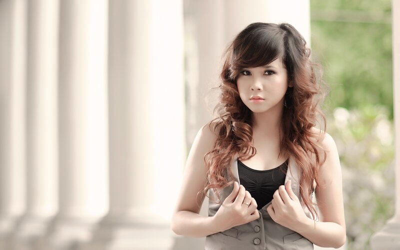 woman with long wavy hair
