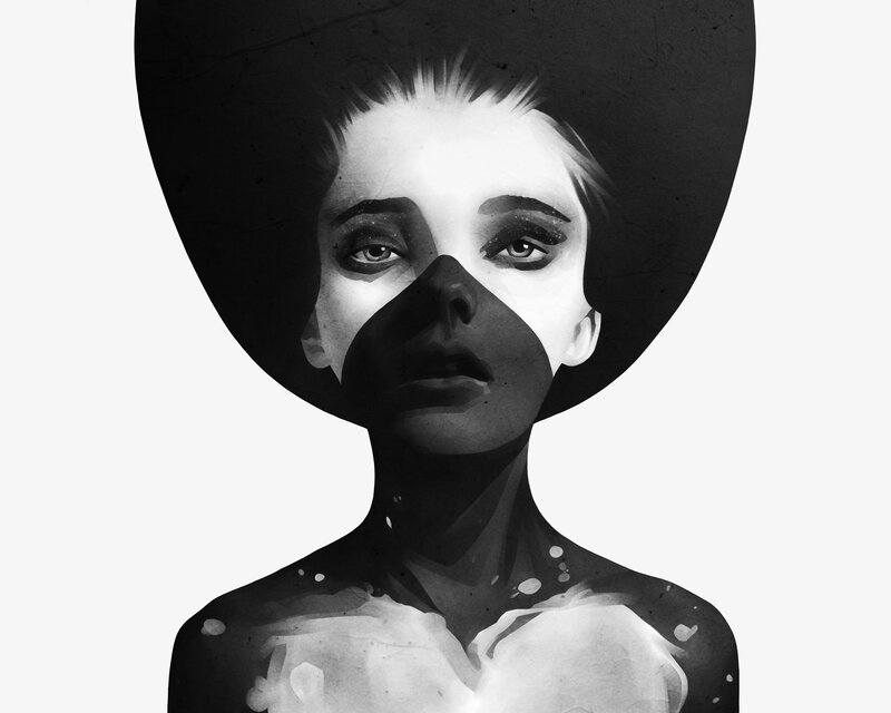 woman with mask and hat