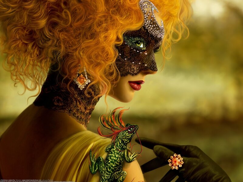 woman with mask and lizard