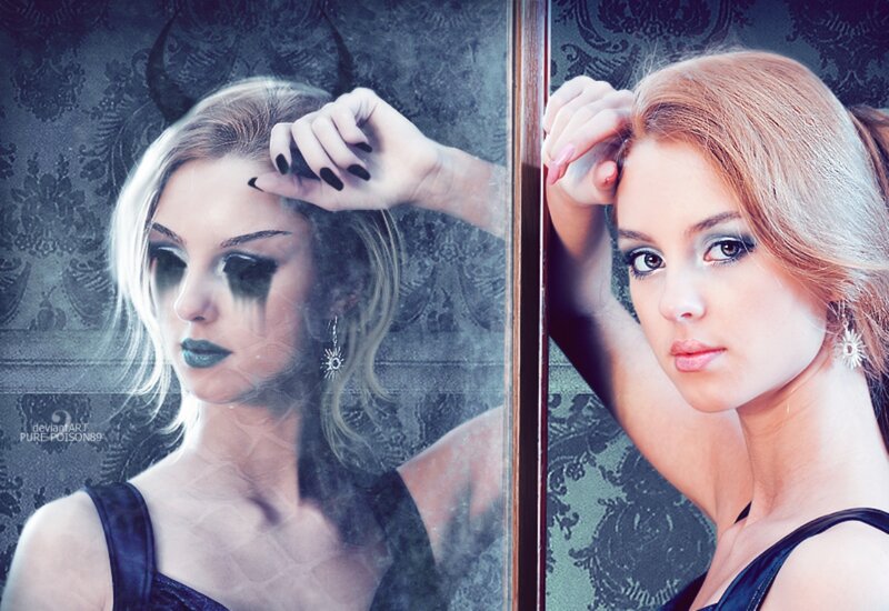 Woman with Mirror Reflection — Black