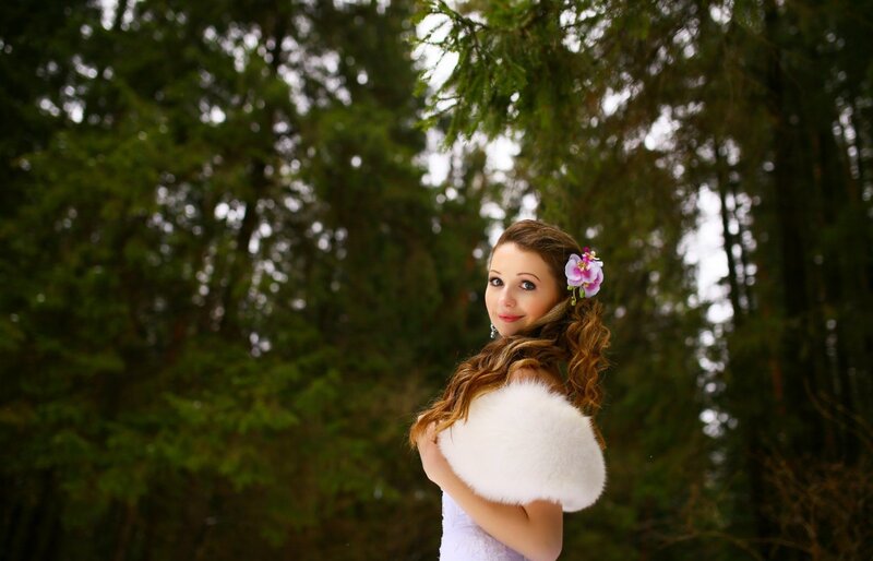 Woman with Orchid in Hair — Green