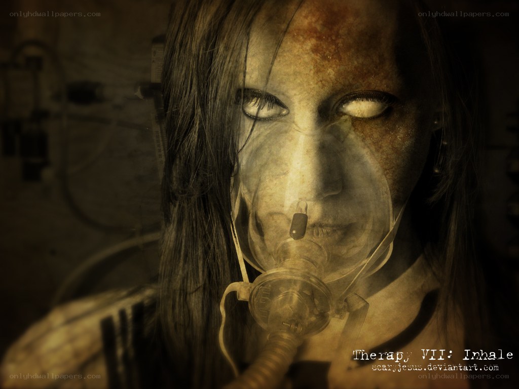 woman with oxygen mask