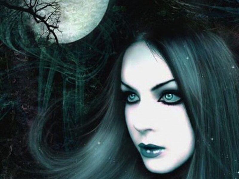 Woman with Pale Skin — Green