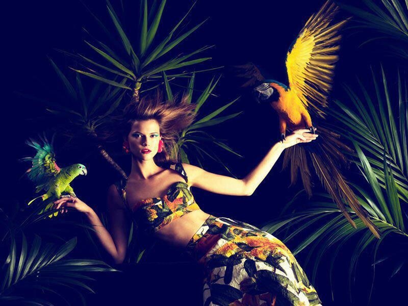 Woman with Parrots — Green