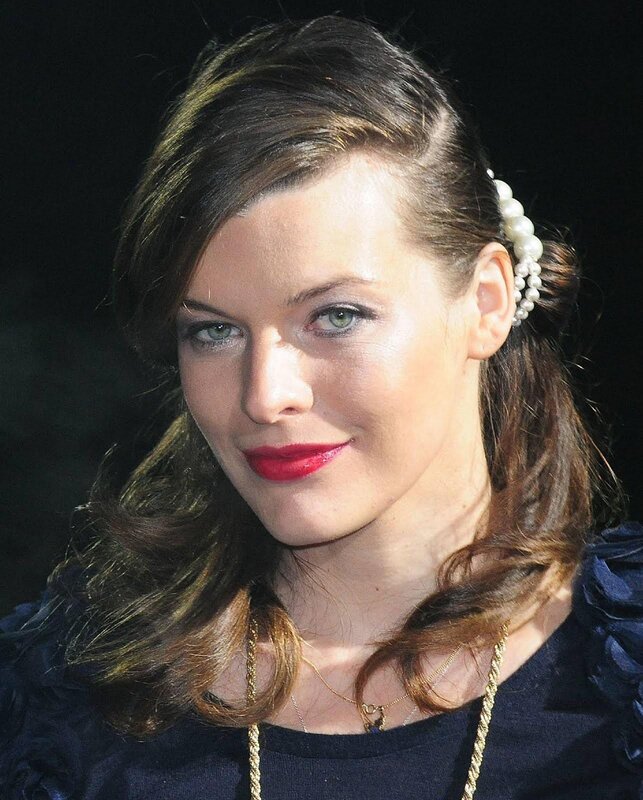 woman with pearl hair accessory